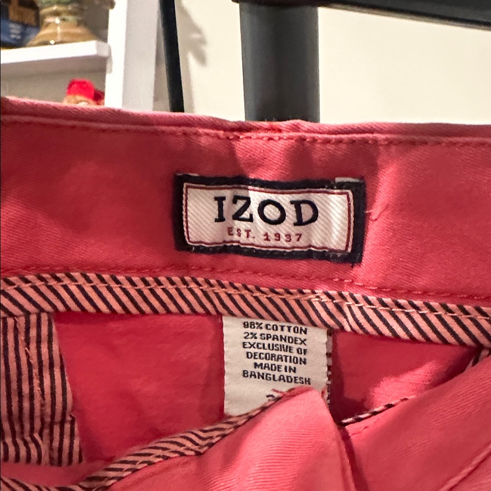 Izod - Picture 2 of 3